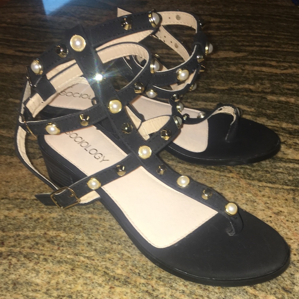 kitten heel sandals
